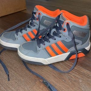 Boys adidas sneaker